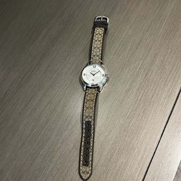 Coach watch, stainless steel case with leather strap and coach logo design. - Picture 2 of 5